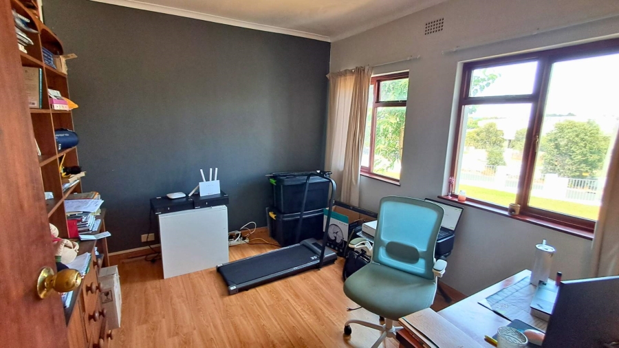 5 Bedroom Property for Sale in Bergsig Western Cape